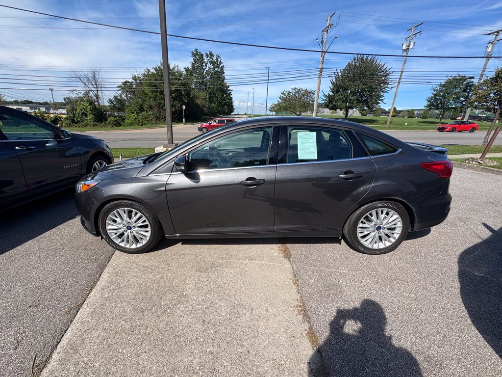 Used 2016 Ford Focus Titanium w/ Titanium Cold Weather Package FWD image 2