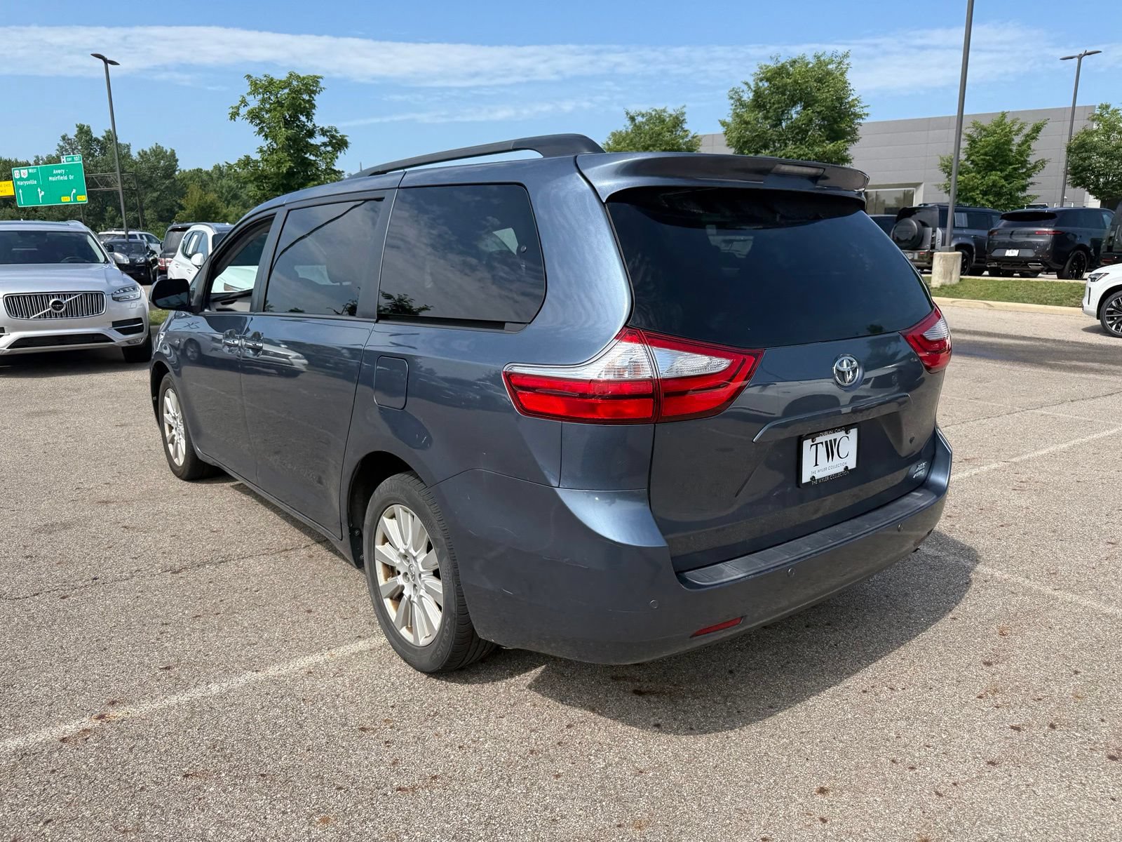Used 2017 Toyota Sienna XLE Premium AWD/4WD image 7