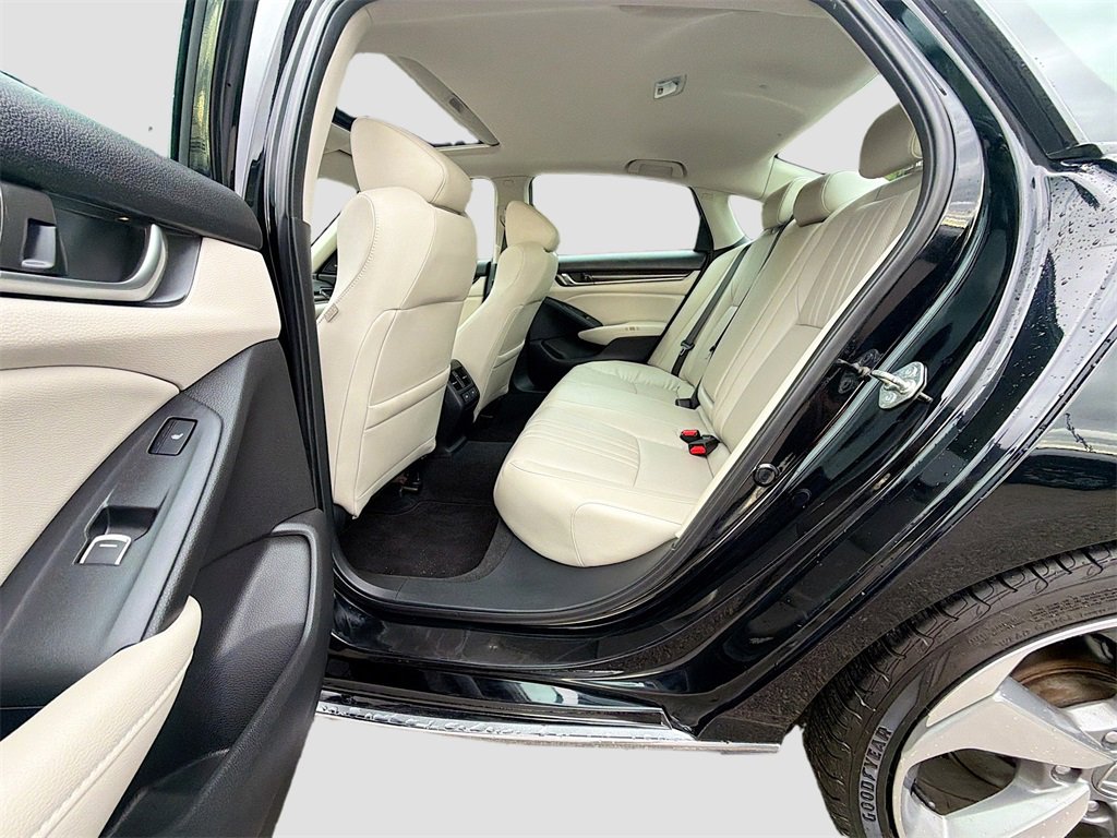 Used 2018 Honda Accord Touring image 26