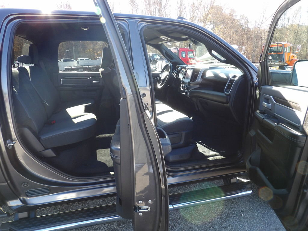 Used 2022 RAM 3500 Big Horn AWD/4WD image 19