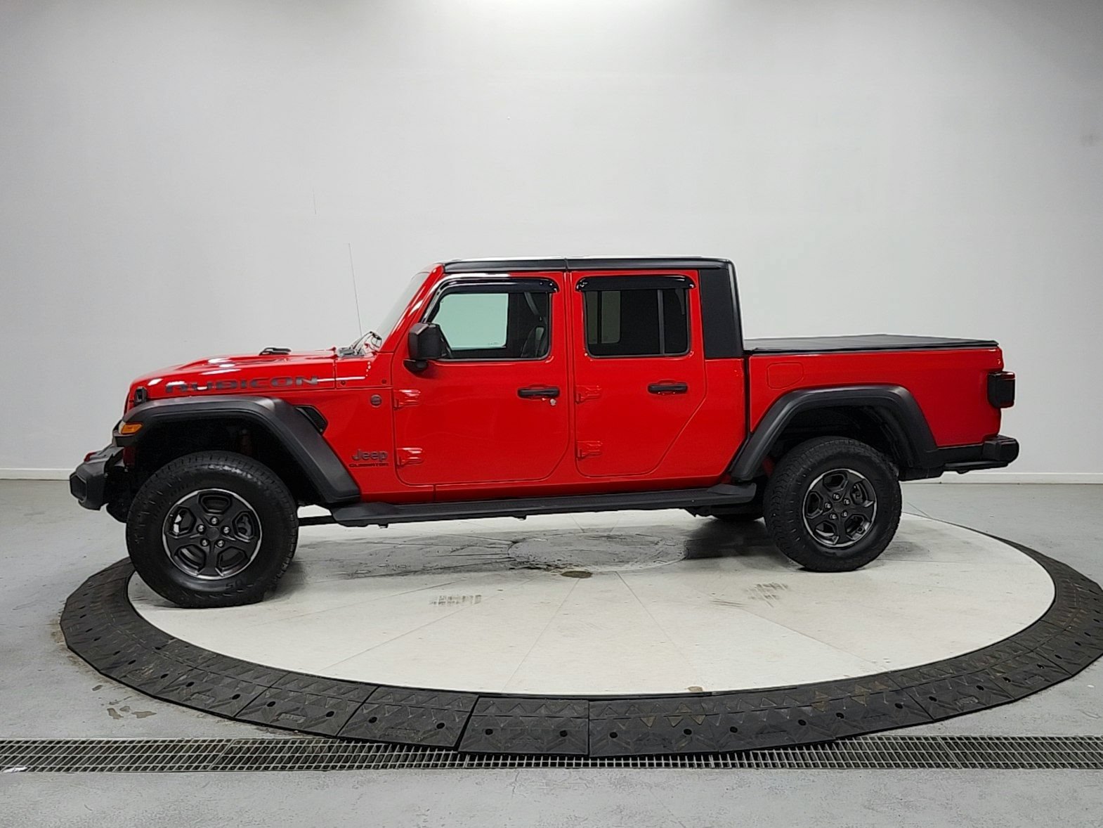 Used 2020 Jeep Gladiator Rubicon AWD/4WD image 4