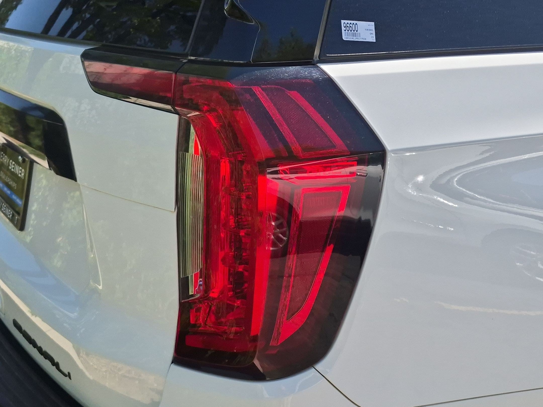 Used 2023 GMC Yukon XL Denali AWD/4WD image 11