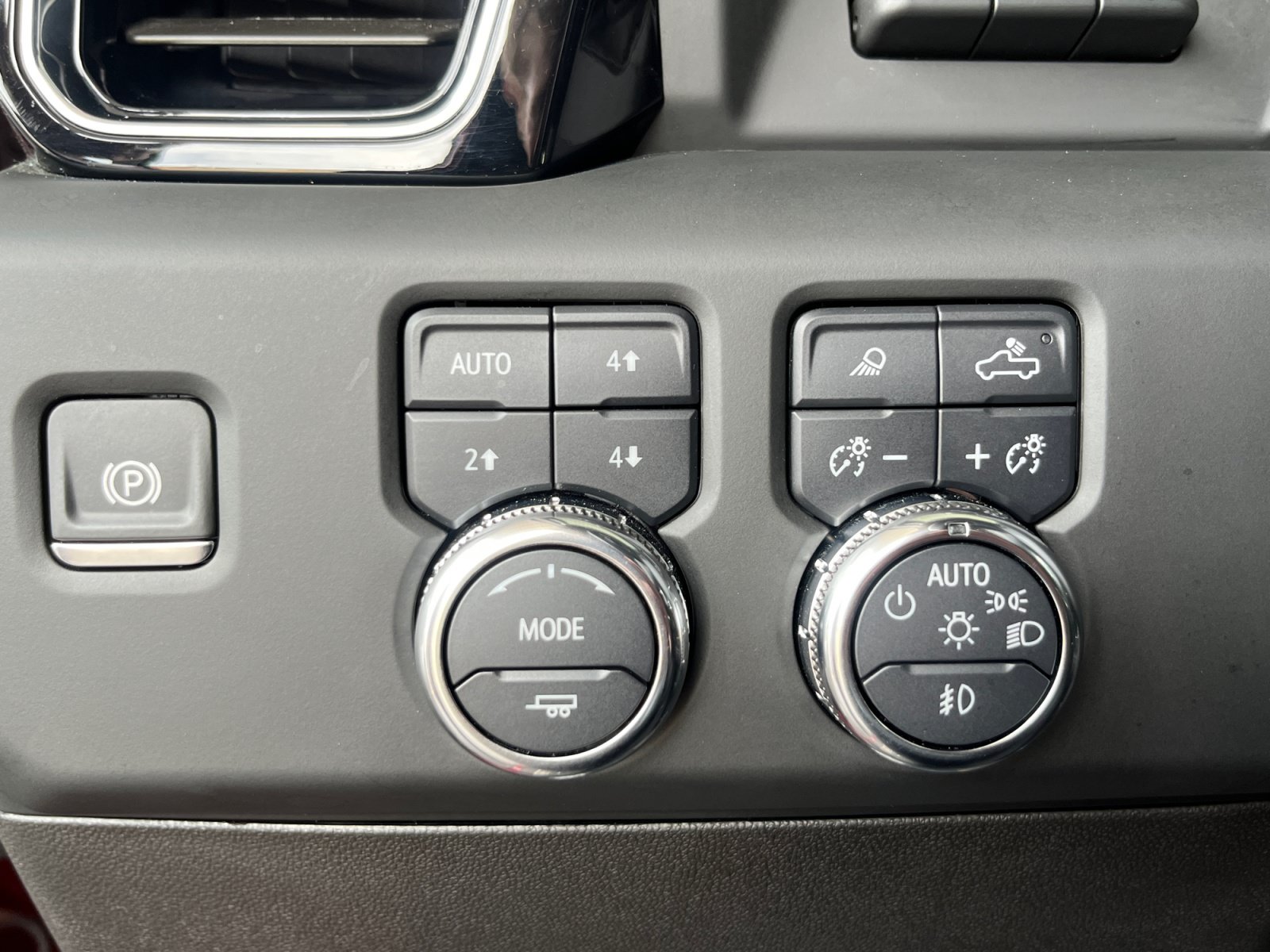 Used 2024 GMC Sierra 2500 Denali w/ Technology Package AWD/4WD image 29