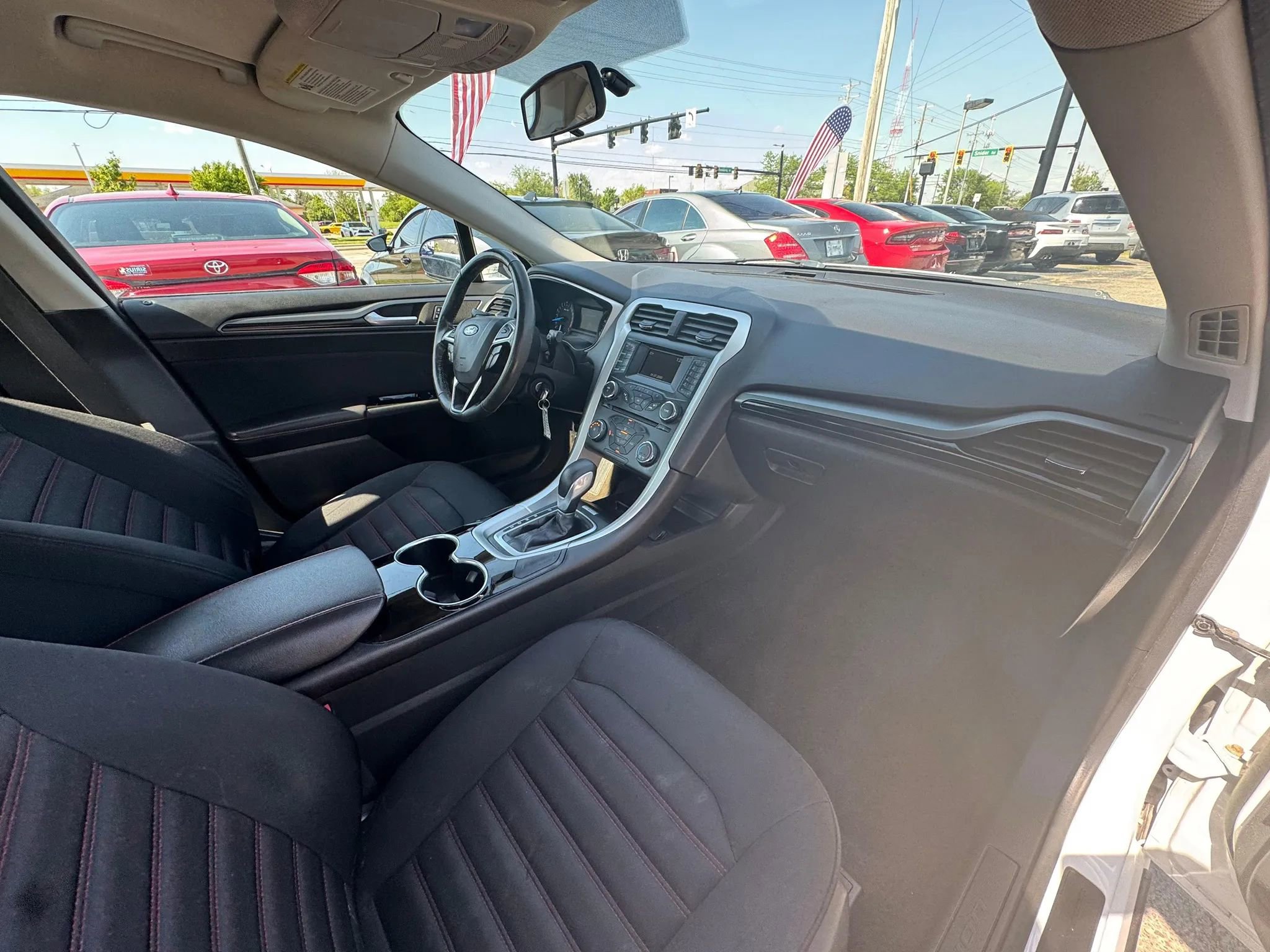 Used 2014 Ford Fusion SE w/ Equipment Group 201A FWD image 25