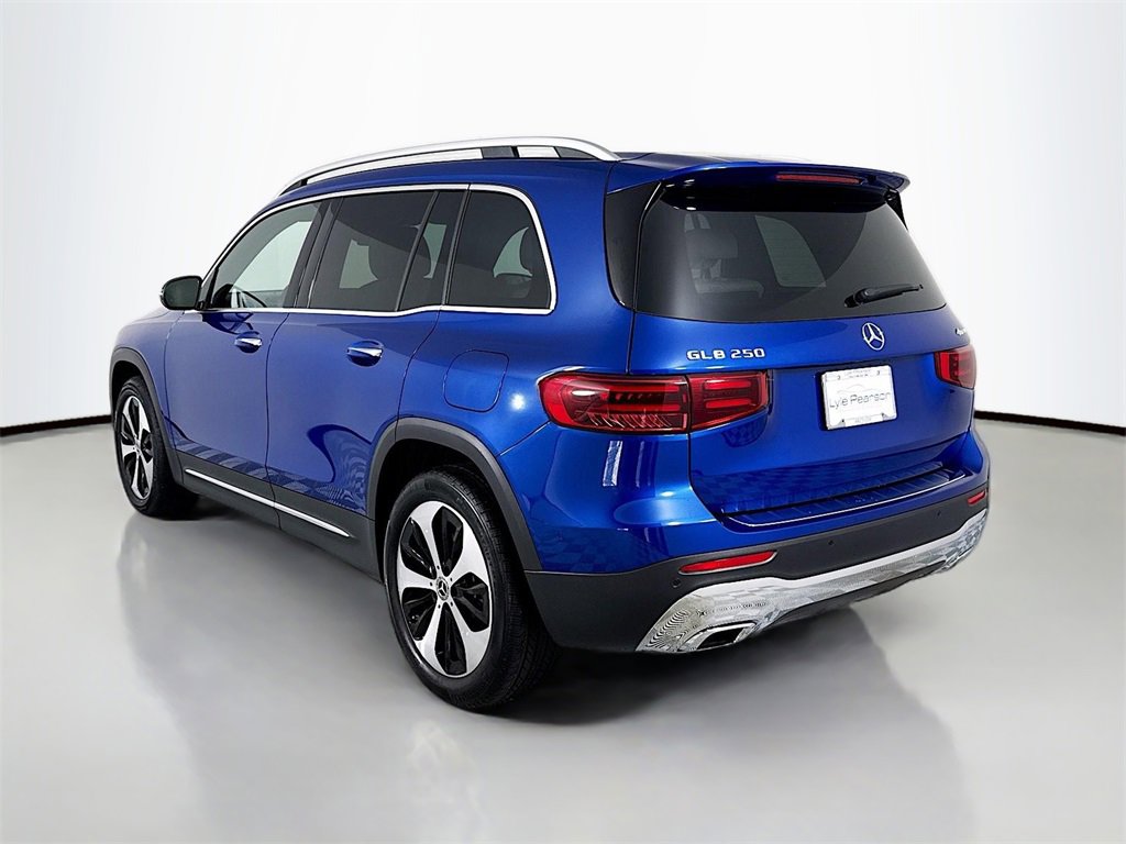 Used 2025 Mercedes-Benz GLB 250 4MATIC image 3