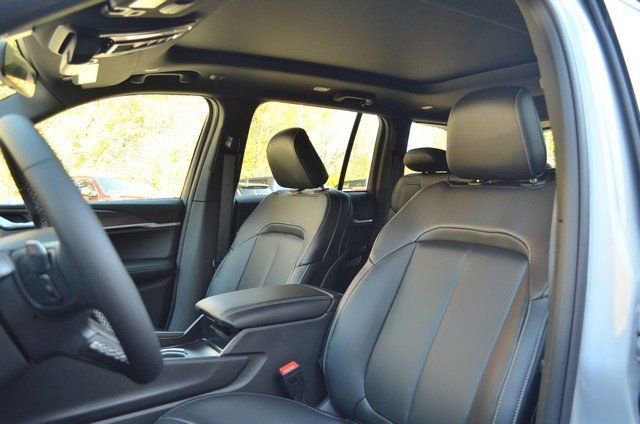 New 2025 Jeep Grand Cherokee Limited w/ Black Appearance Package image 15