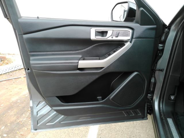 Used 2024 Ford Explorer Limited image 13
