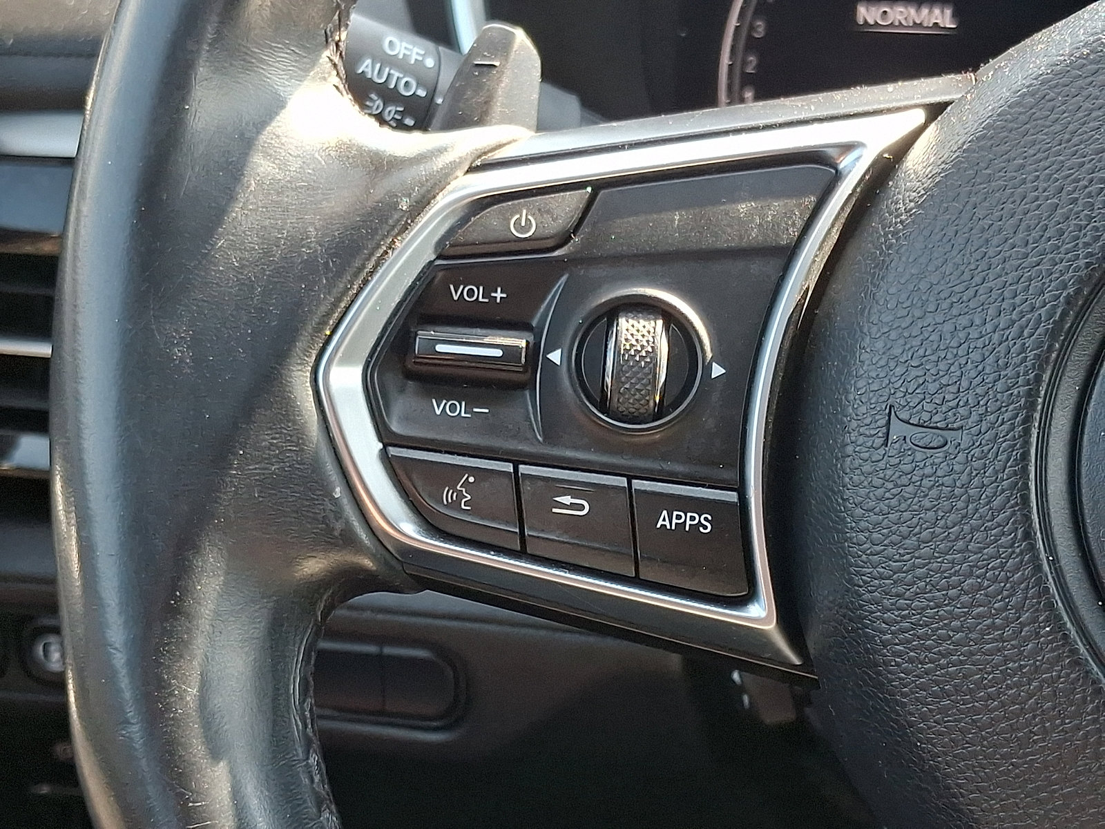 Used 2023 Acura MDX SH-AWD w/ Technology Package image 21