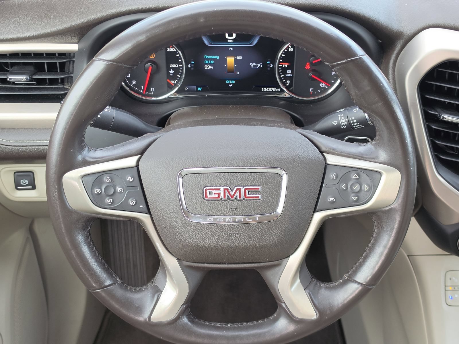 Used 2018 GMC Acadia Denali w/ Technology Package FWD image 23