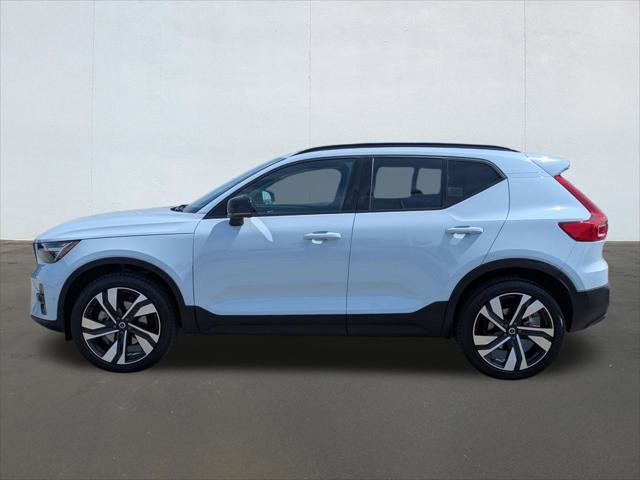 Used 2026 Volvo XC40 B5 Ultra w/ Climate Package AWD/4WD image 2