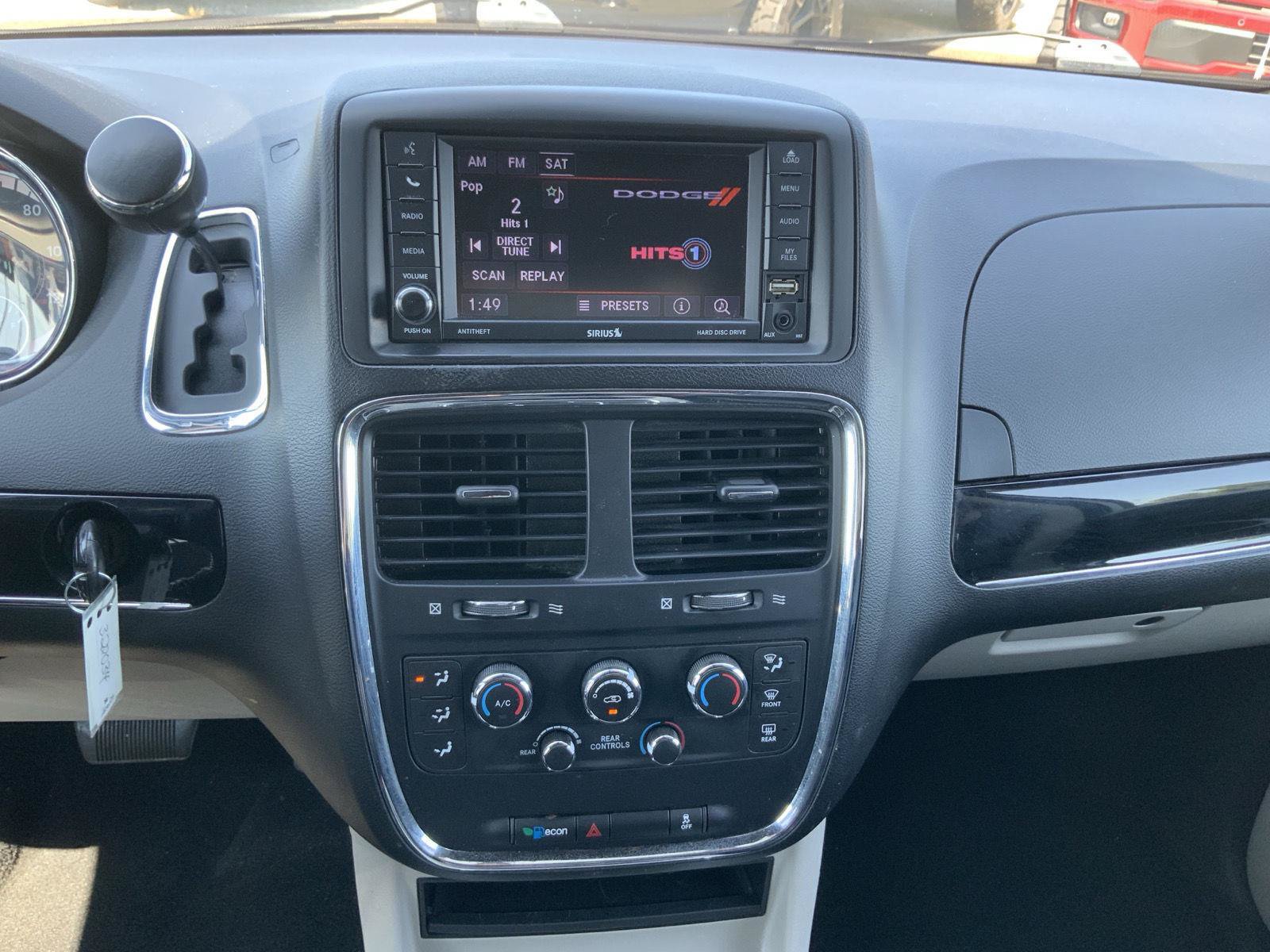 Used 2019 Dodge Grand Caravan SXT FWD image 28