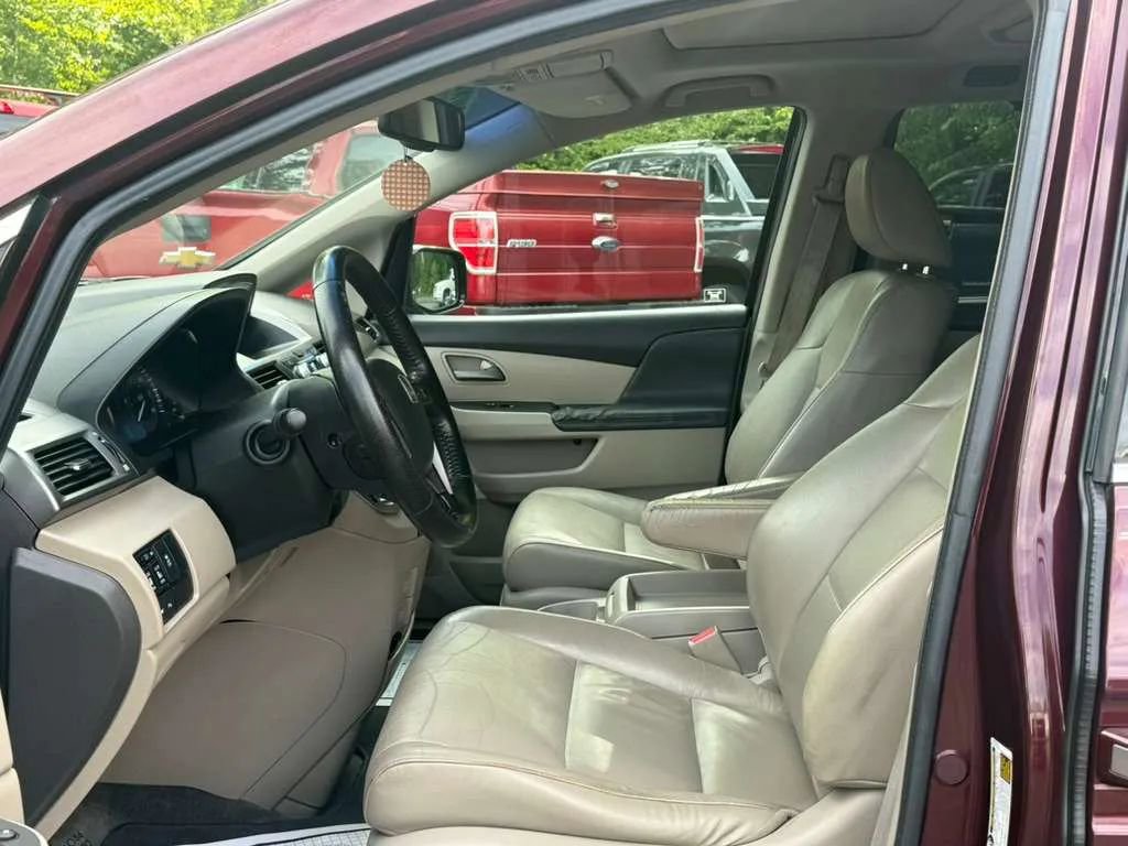 Used 2011 Honda Odyssey Touring Elite image 10