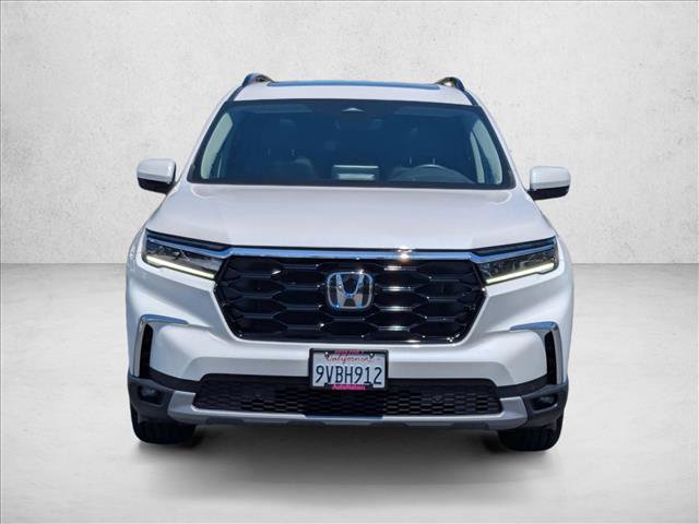 Used 2025 Honda Pilot Touring video 2