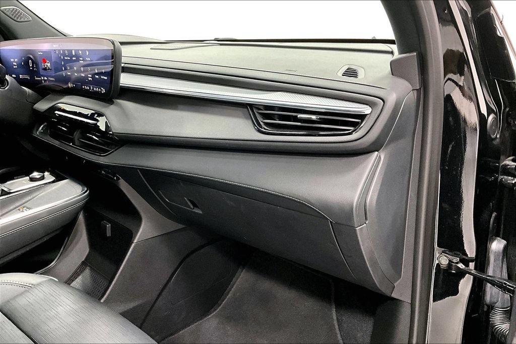 Used 2025 Buick Enclave Sport Touring FWD image 19