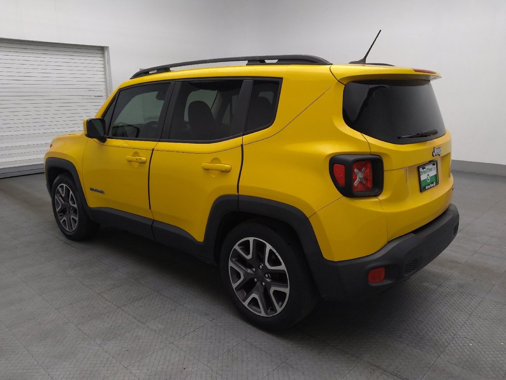 Used 2016 Jeep Renegade Latitude FWD image 3