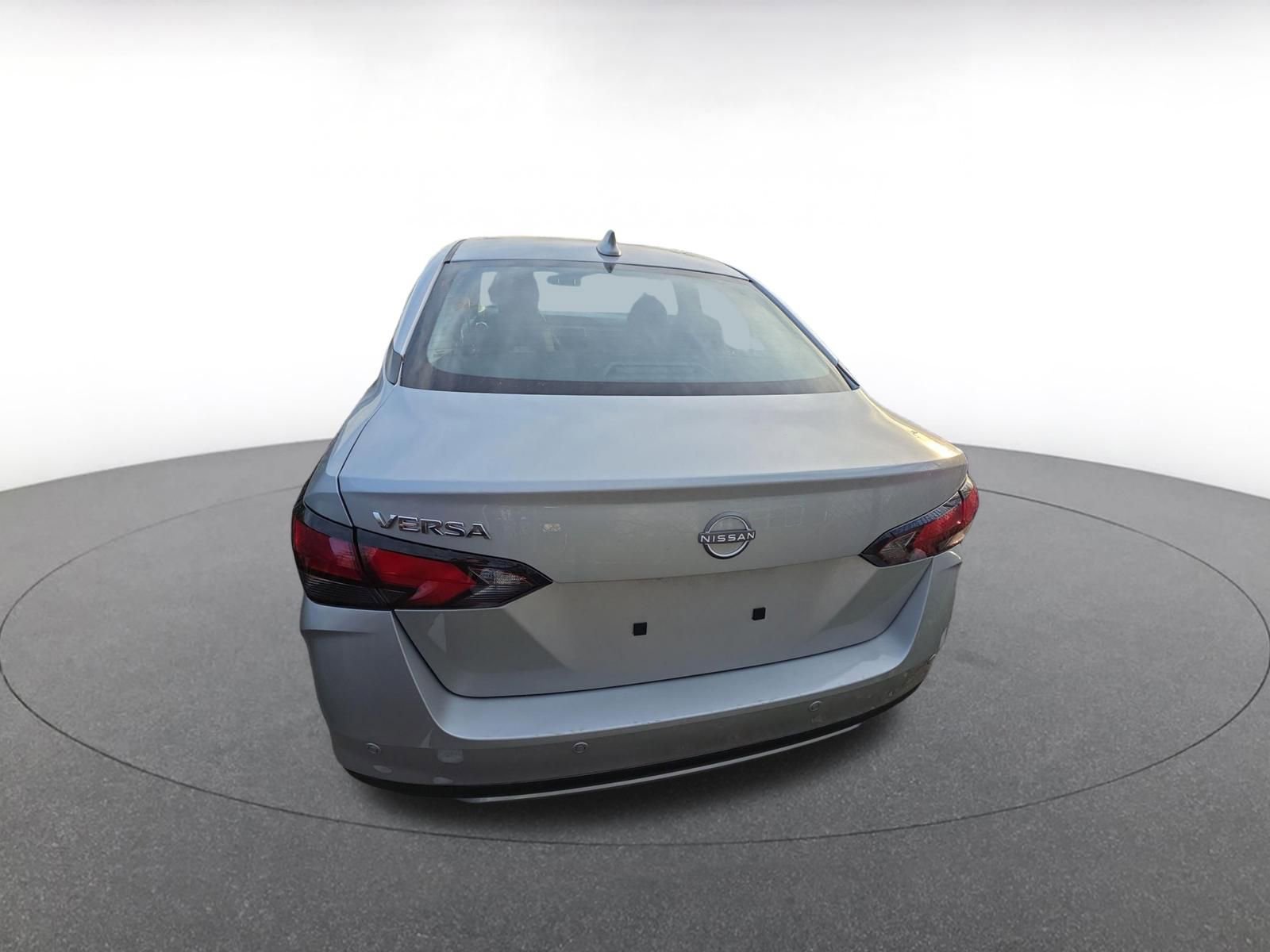 Used 2025 Nissan Versa SV image 6