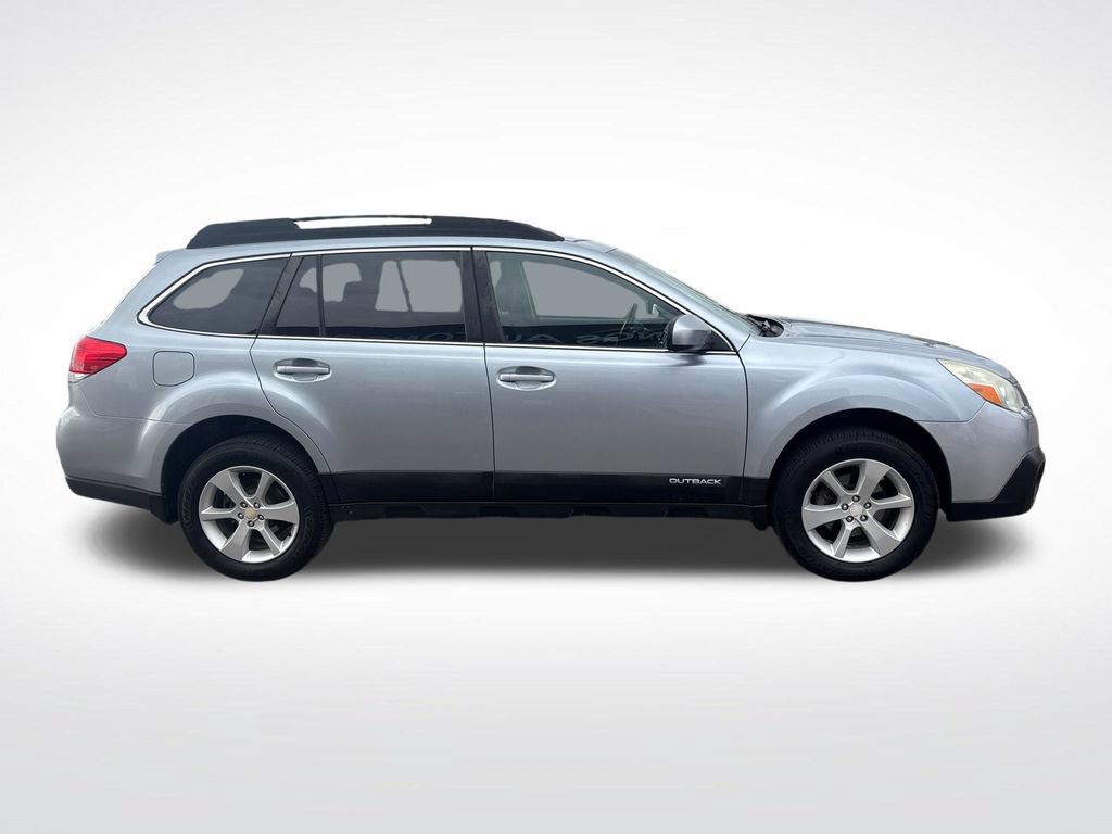 Used 2014 Subaru Outback 2.5i Premium AWD/4WD image 6