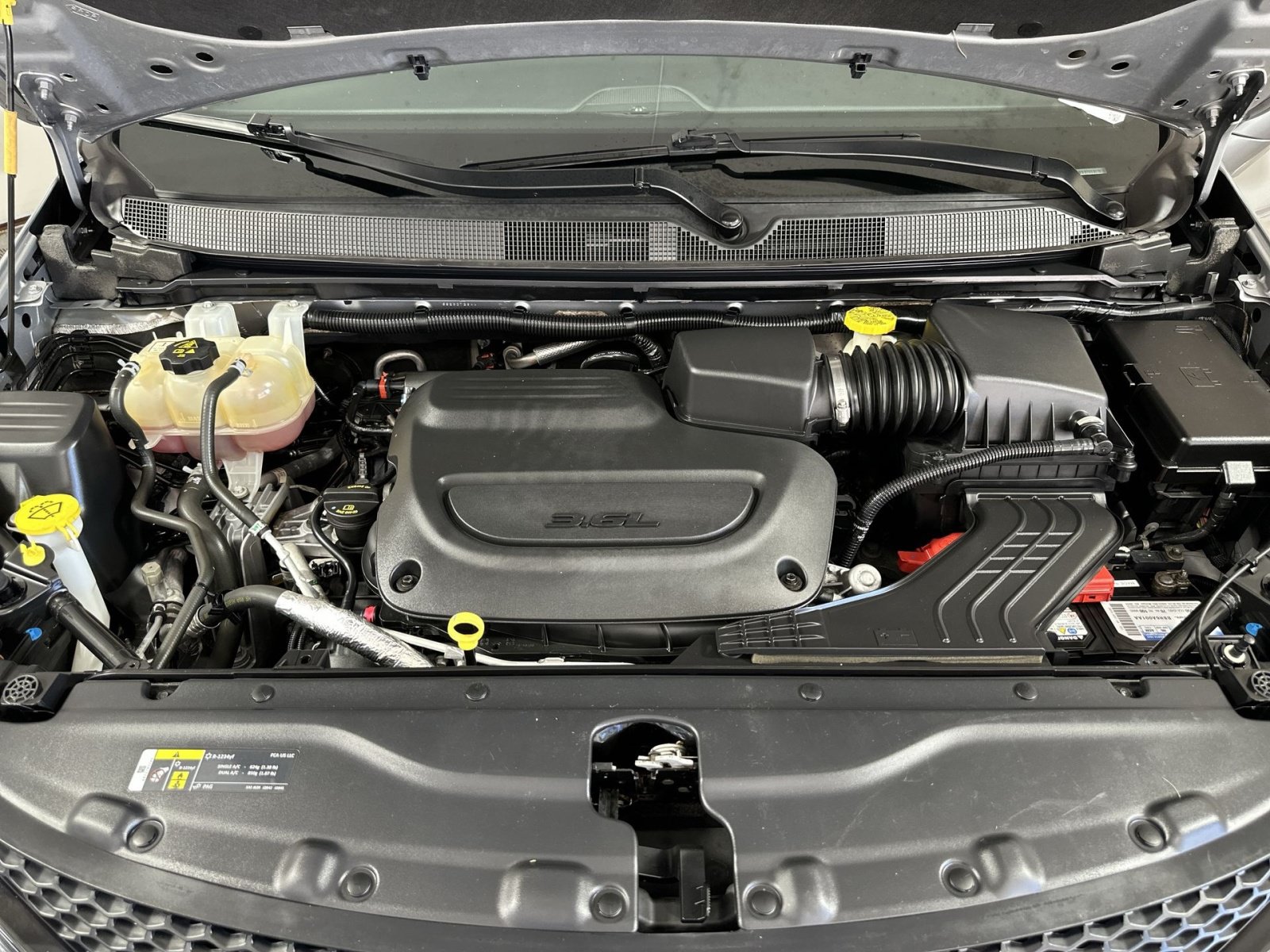 Used 2019 Chrysler Pacifica Limited w/ Advanced Safetytec Group FWD image 29