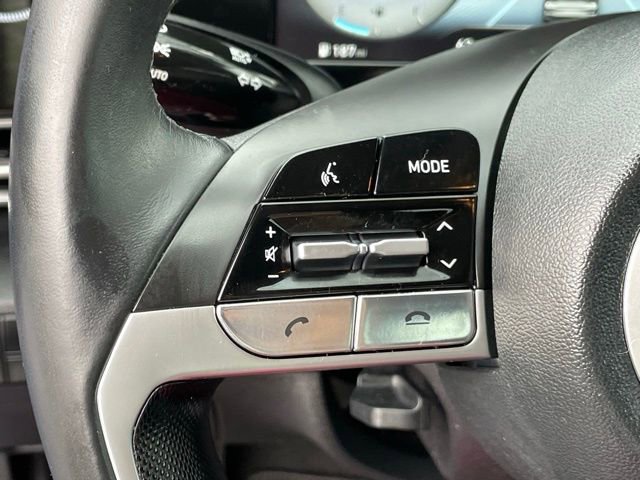 Used 2022 Hyundai Elantra SEL w/ Convenience Package image 16