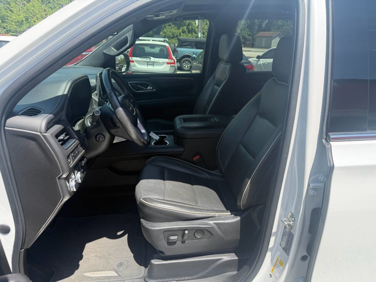 Used 2021 GMC Yukon SLT w/ SLT Luxury Plus Package AWD/4WD image 4