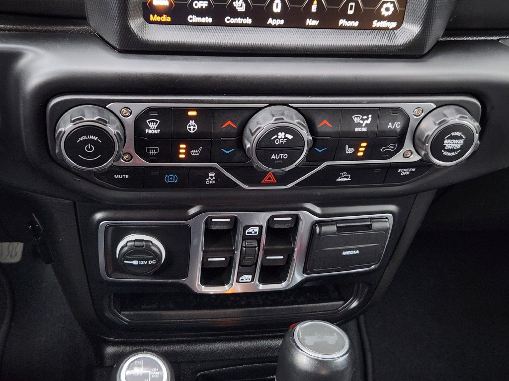 Used 2023 Jeep Wrangler Unlimited Sahara w/ Cold Weather Group AWD/4WD image 19