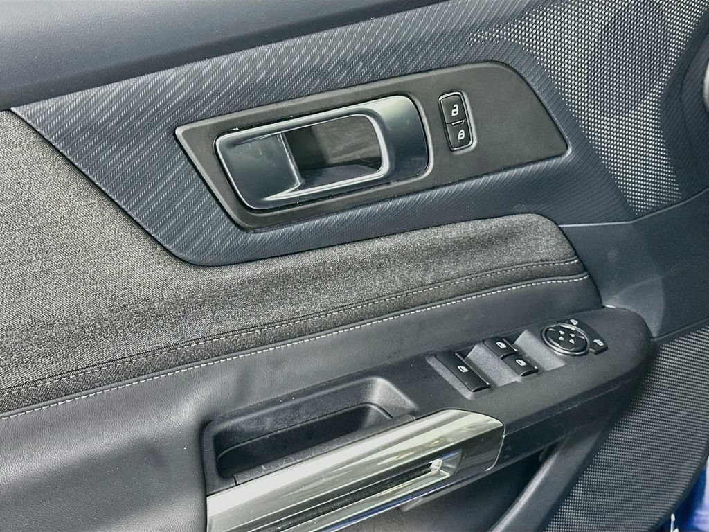 Used 2024 Ford Mustang Convertible RWD image 18