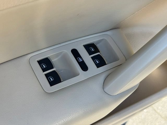 Used 2014 Volkswagen Passat TDI SEL Premium FWD image 10