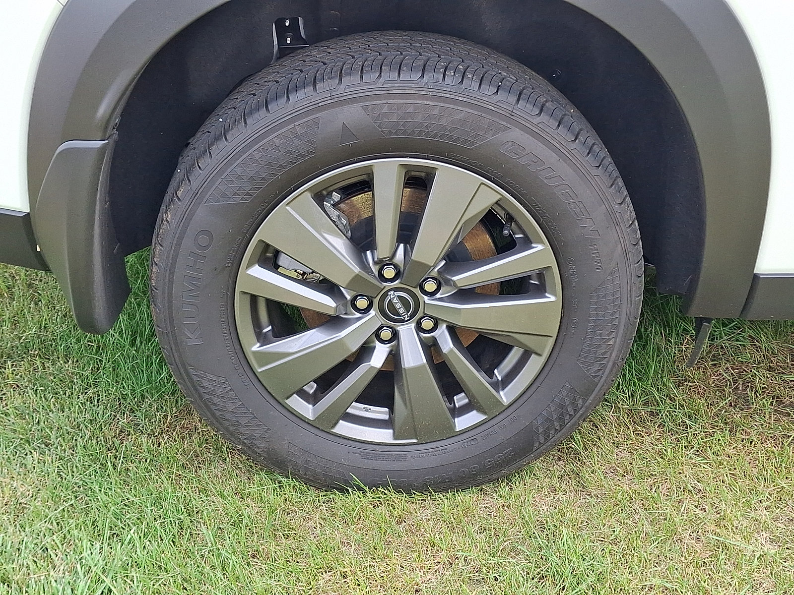 Used 2026 Nissan Pathfinder SV AWD/4WD image 6
