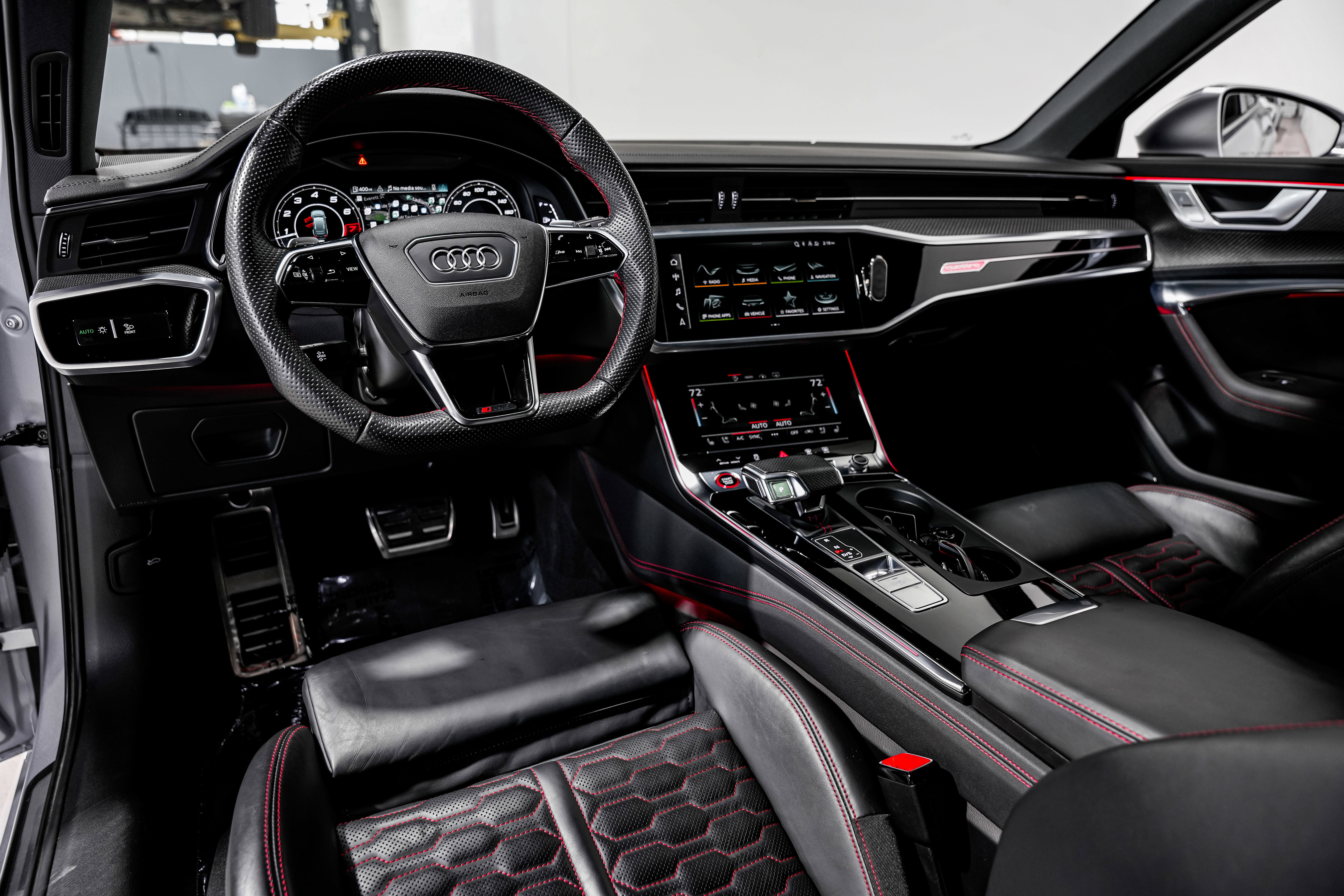 Used 2022 Audi RS 6 AWD/4WD image 9