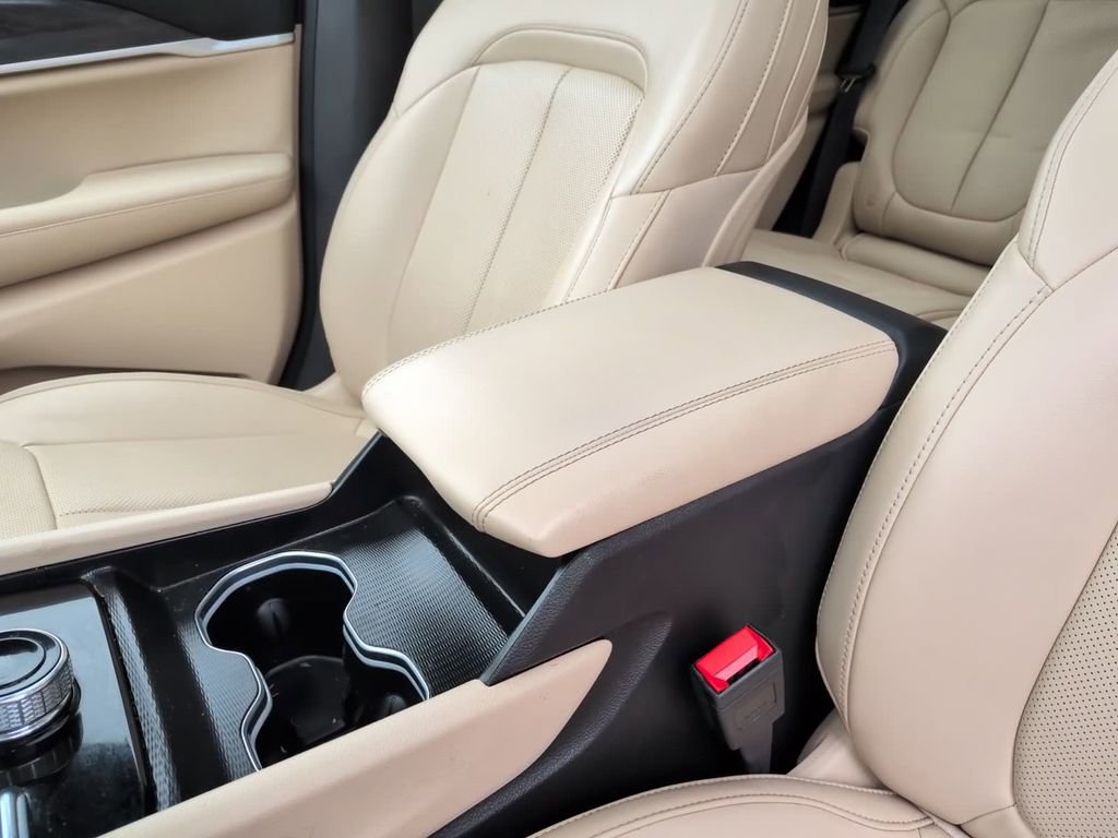 Used 2025 Jeep Grand Cherokee L Limited w/ Luxury Tech Group II image 29