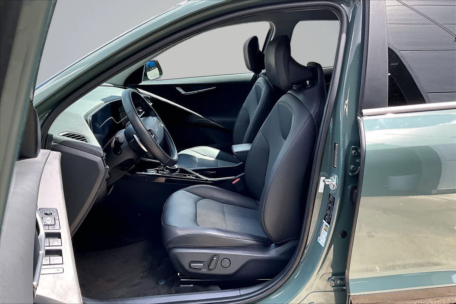 Used 2023 Kia Niro Wind FWD image 11