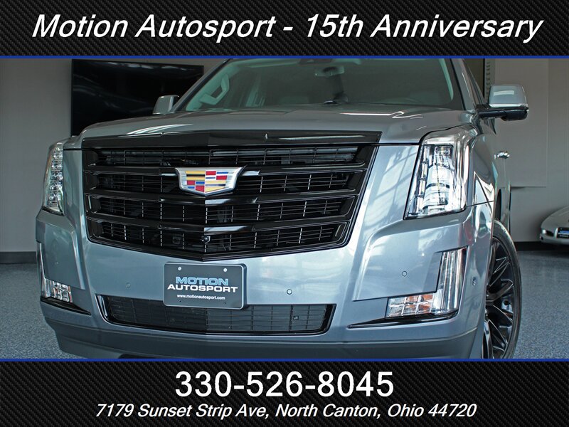 Used 2020 Cadillac Escalade Luxury w/ Escalade Sport Edition AWD/4WD image 44