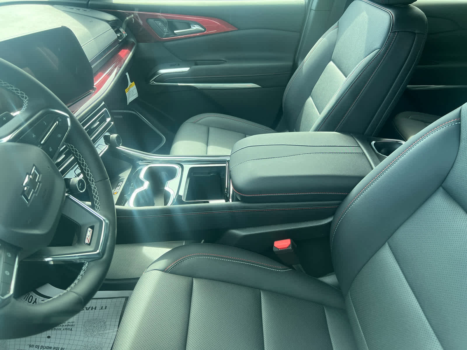 New 2026 Chevrolet Traverse Z71 w/ Enhanced Driving Package AWD/4WD image 8