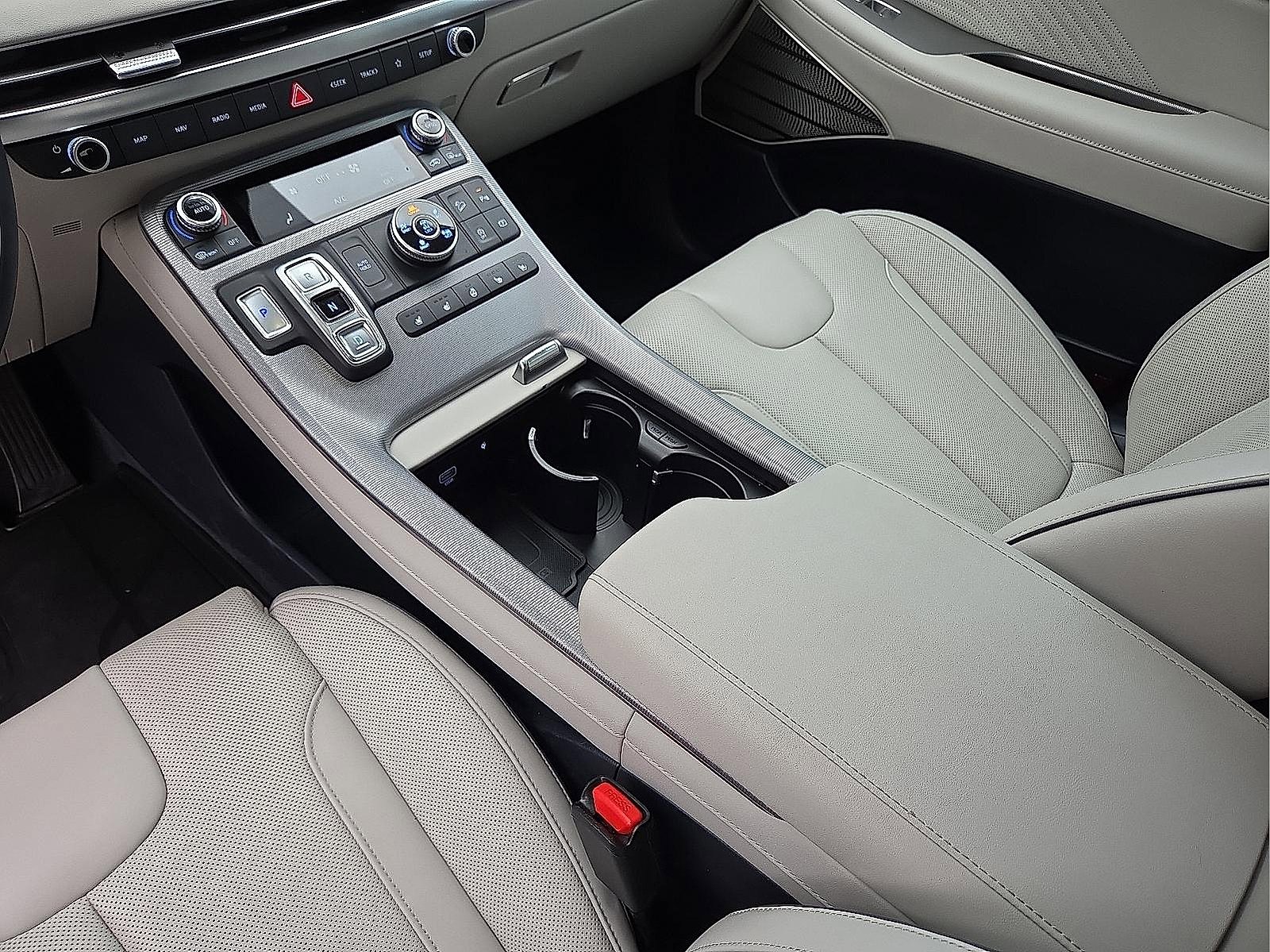 Used 2024 Hyundai Palisade Calligraphy image 25