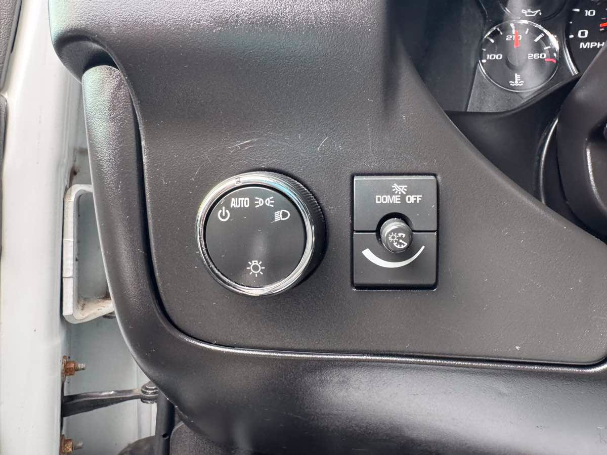 Used 2014 Chevrolet Express 1500 RWD image 10