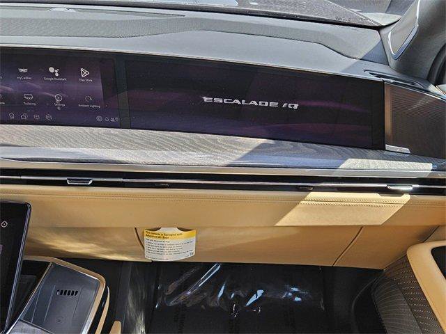 New 2026 Cadillac Escalade IQ Luxury 2 w/ LPO, Radiant Package image 20