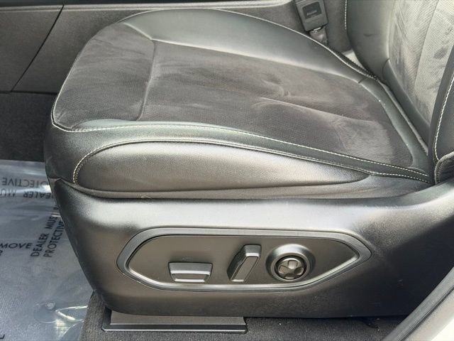 Used 2023 Jeep Grand Cherokee L Laredo image 6