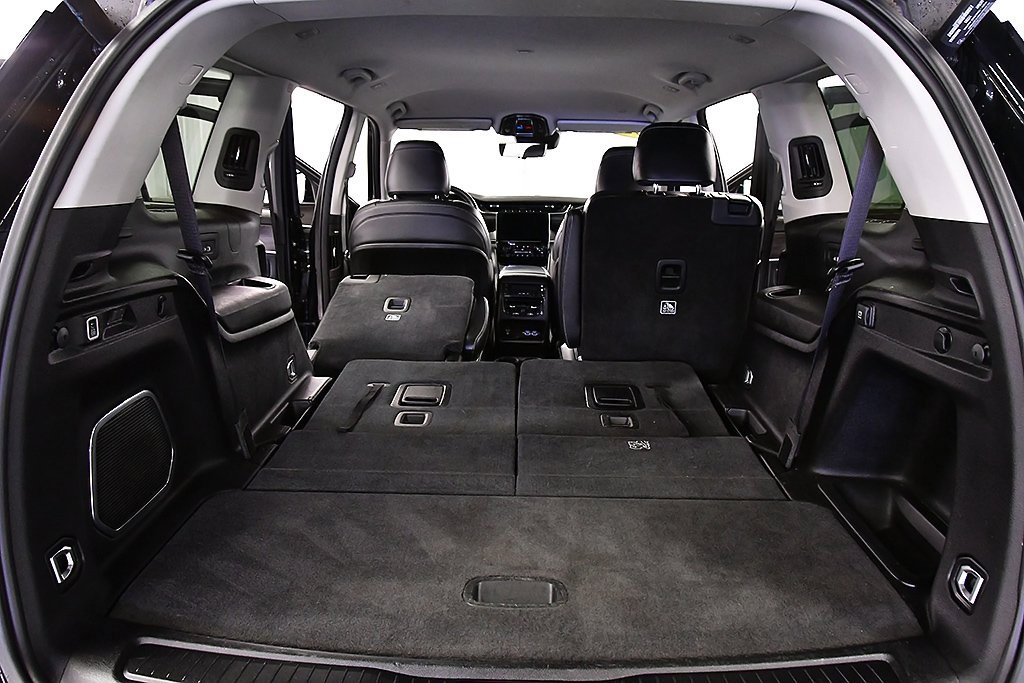 Used 2021 Jeep Grand Cherokee L Limited w/ Luxury Tech Group II image 29