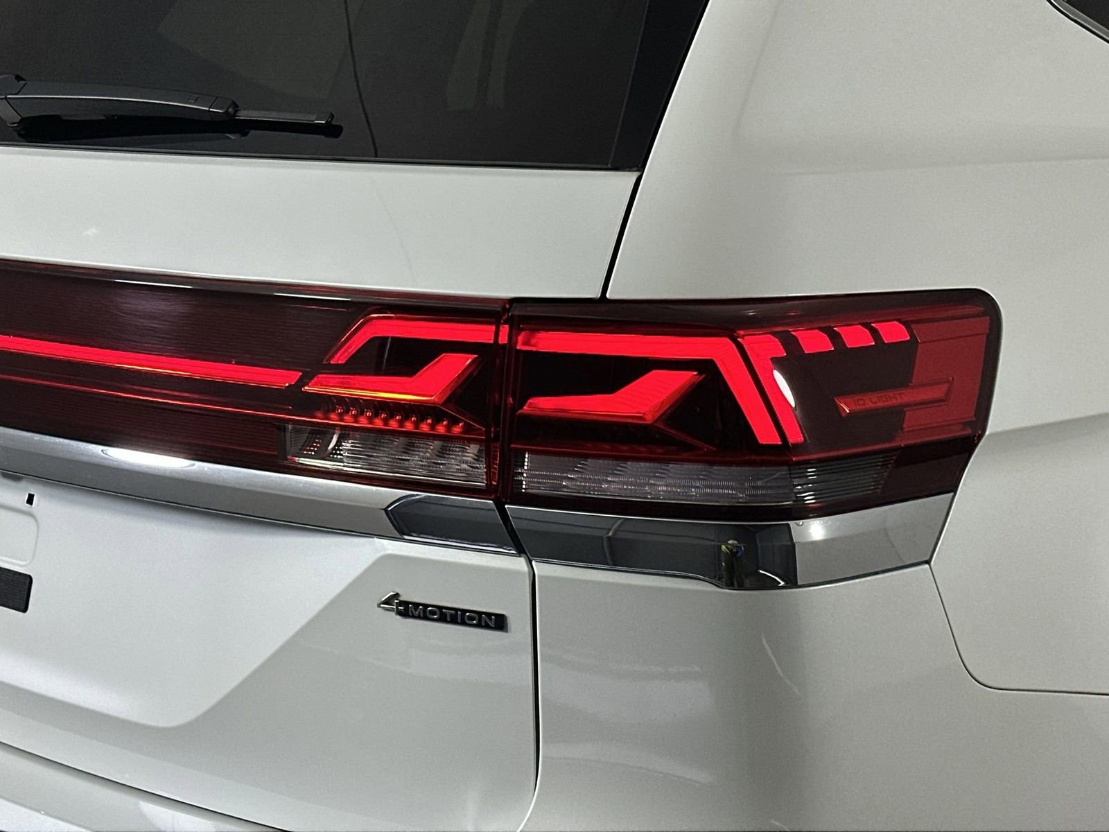 Used 2025 Volkswagen Atlas SEL AWD/4WD image 26