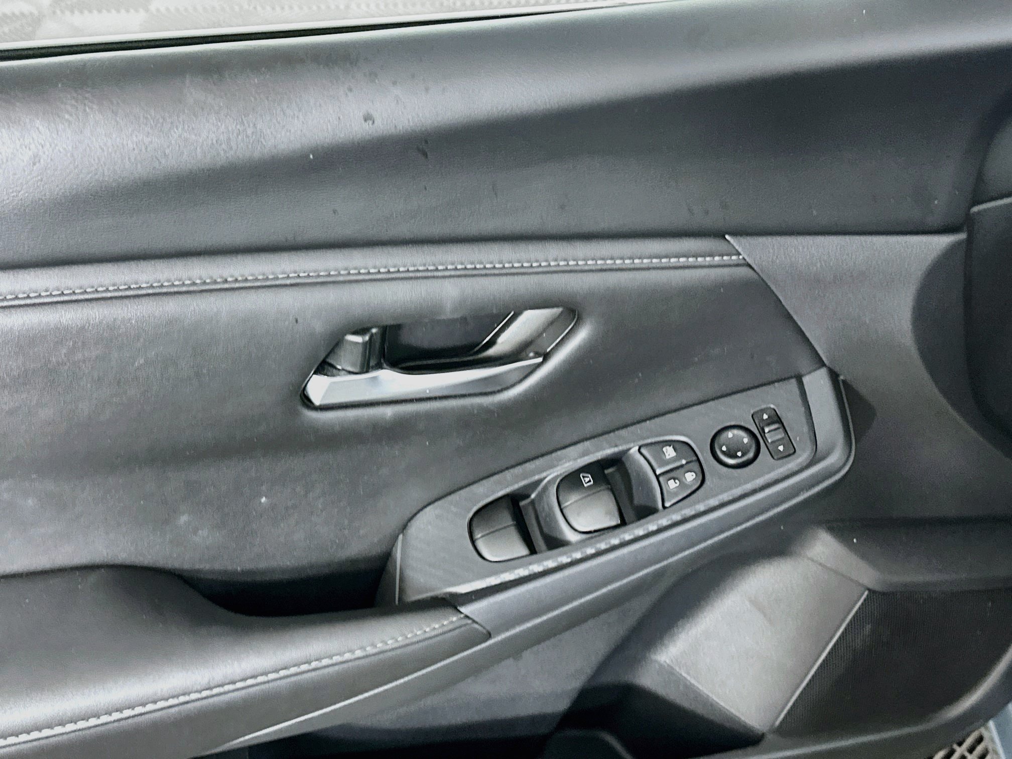 Used 2025 Nissan Sentra SV w/ Trunk Package FWD image 15