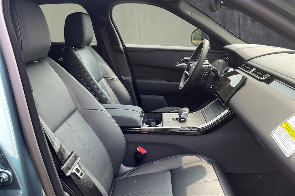 New 2026 Land Rover Range Rover Velar Dynamic SE image 11