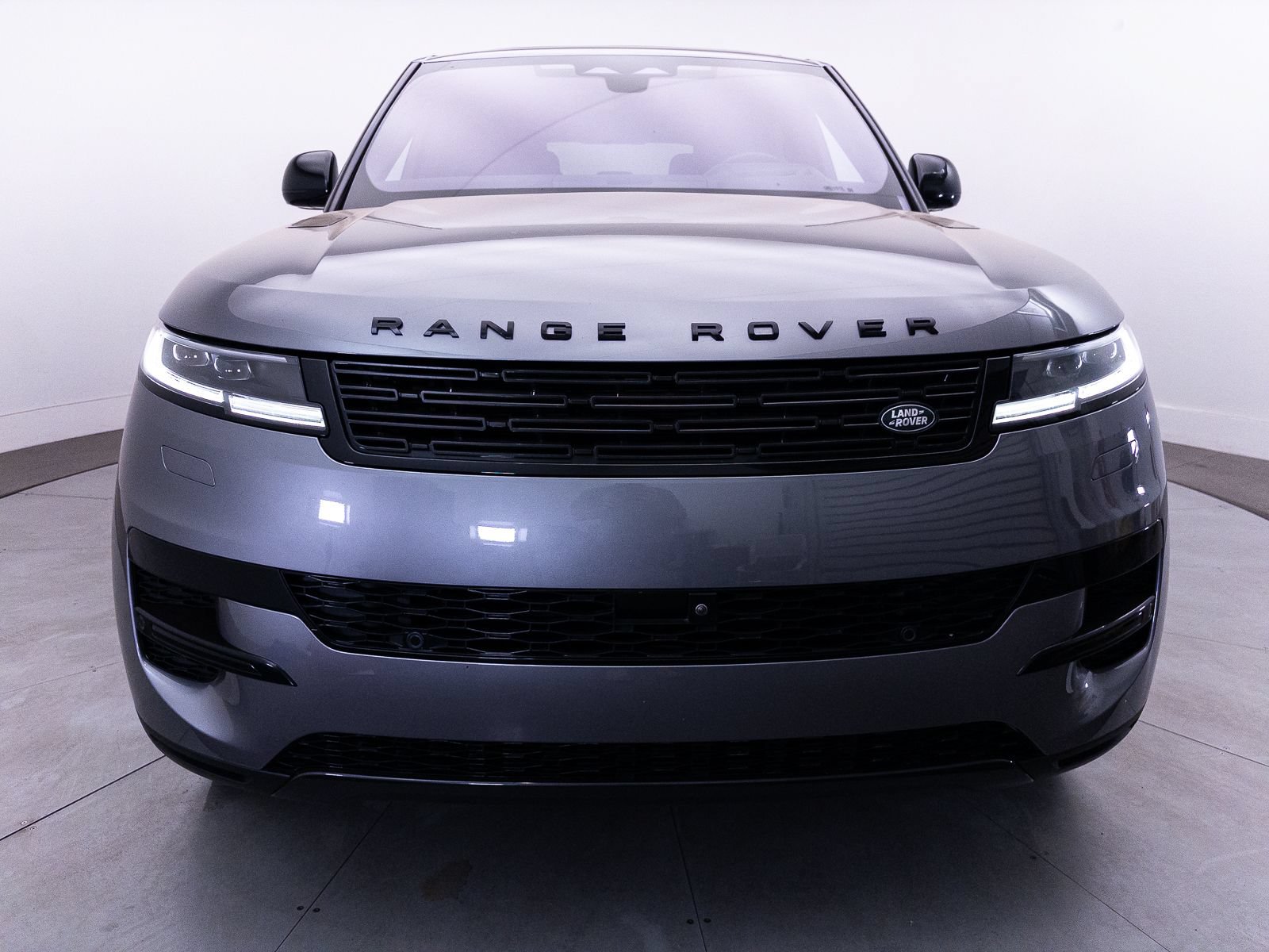 Used 2023 Land Rover Range Rover Sport SE AWD/4WD image 14