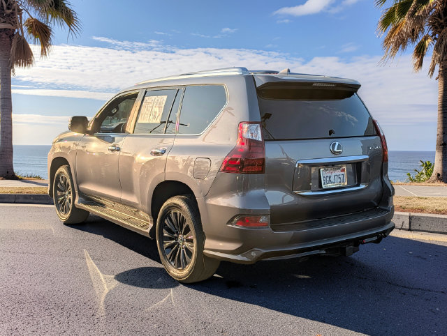 Used 2021 Lexus GX 460 Luxury w/ Sport Design Package AWD/4WD image 7