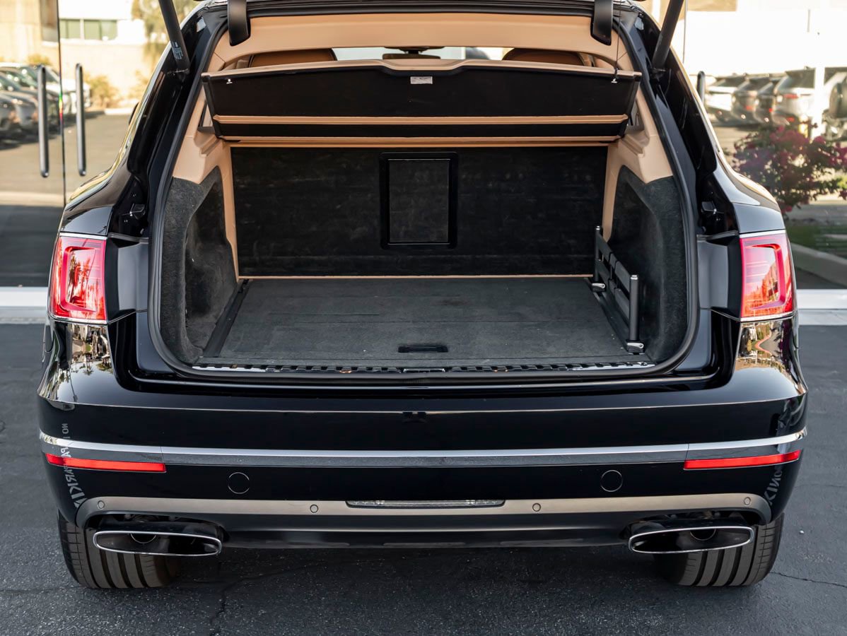 Used 2018 Bentley Bentayga image 27