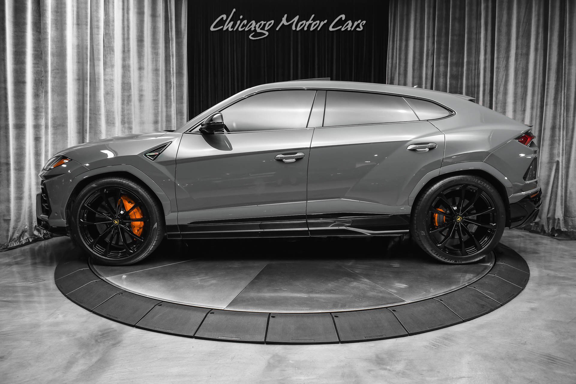 Used 2021 Lamborghini Urus AWD/4WD image 41