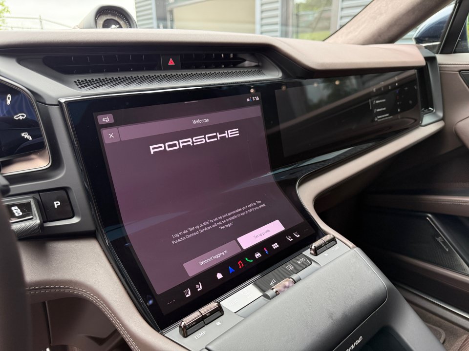 New 2026 Porsche Cayenne Turbo Electric AWD/4WD image 24