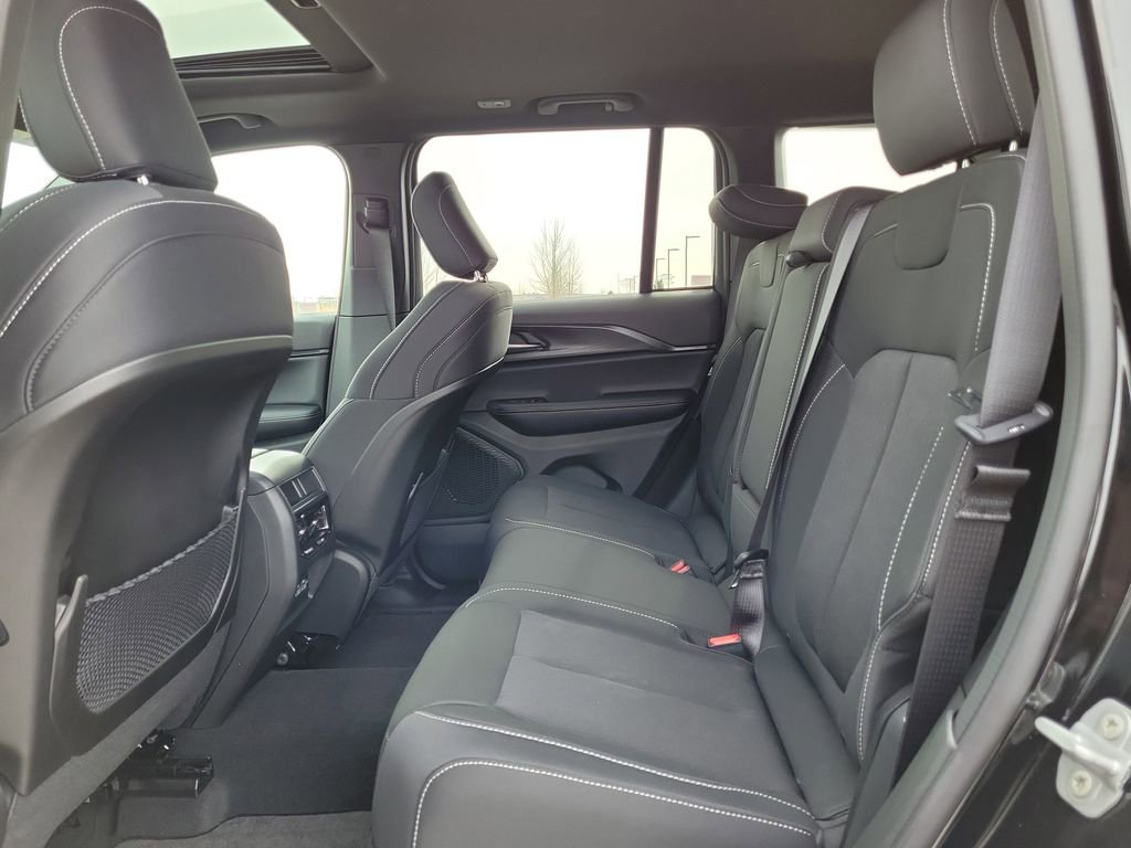 New 2025 Jeep Grand Cherokee Laredo X w/ Luxury Tech Group I image 13