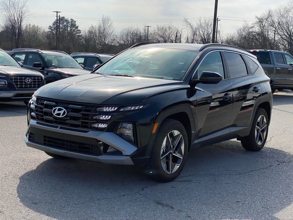 Certified 2025 Hyundai Tucson SEL AWD/4WD image 3