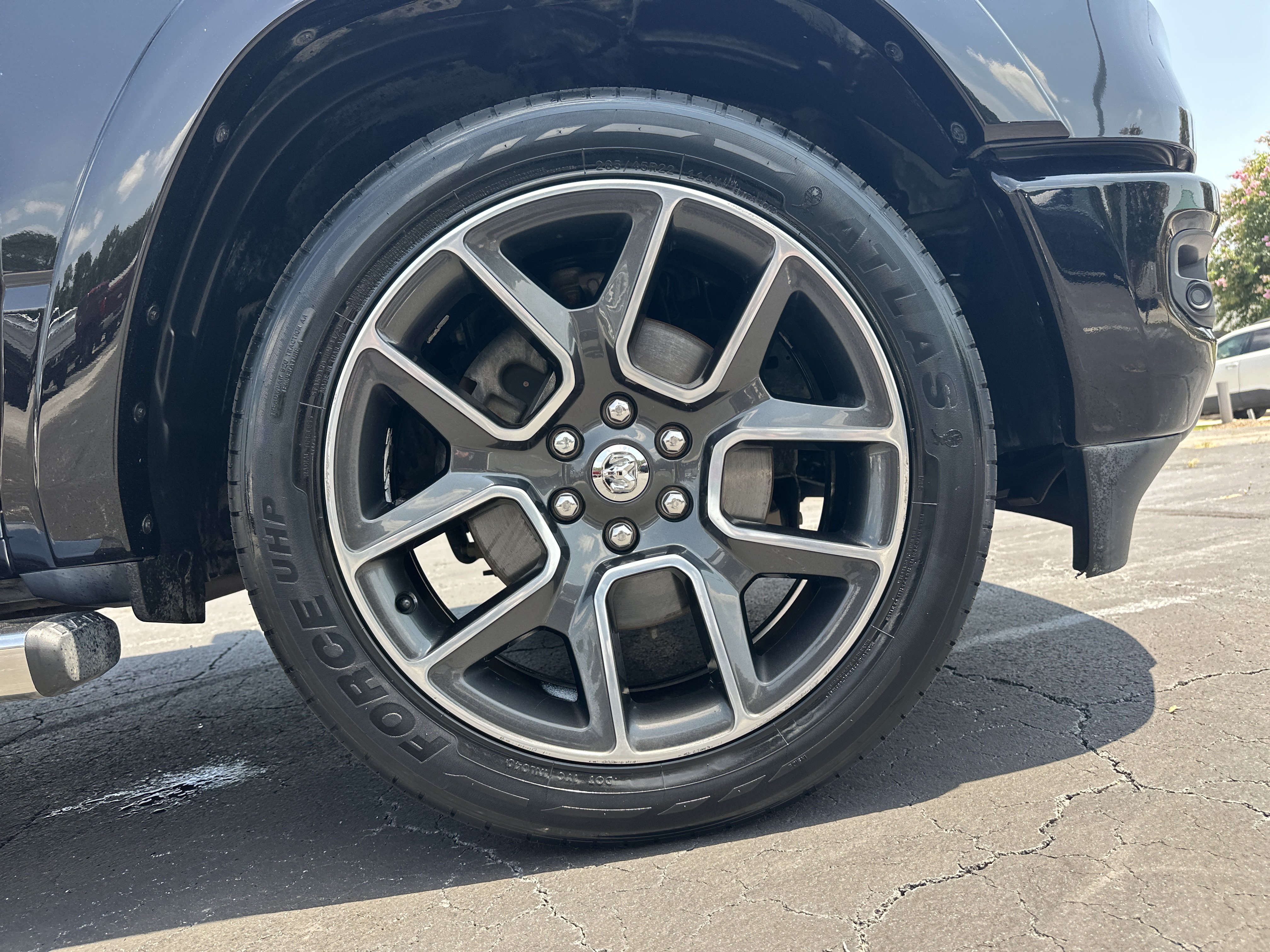 Used 2019 RAM 1500 Laramie RWD image 13