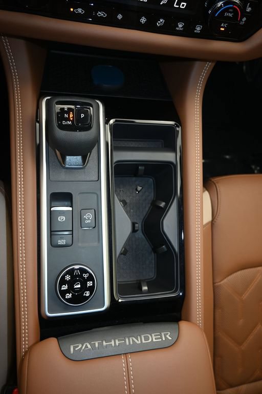 New 2026 Nissan Pathfinder Platinum AWD/4WD image 18